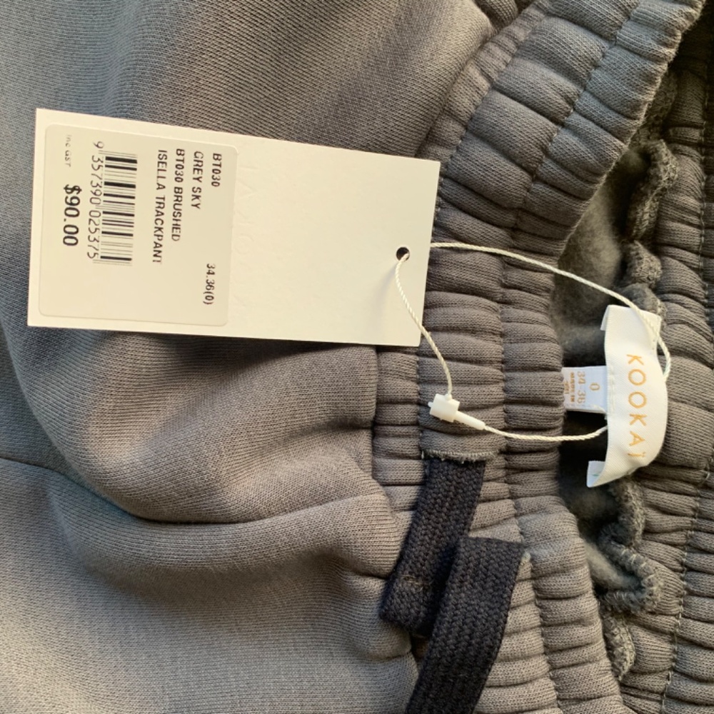Trackpant - Picture 2 of 3